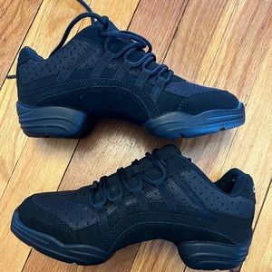 Capezio DS24 Rockit Dance Sneaker 6.5